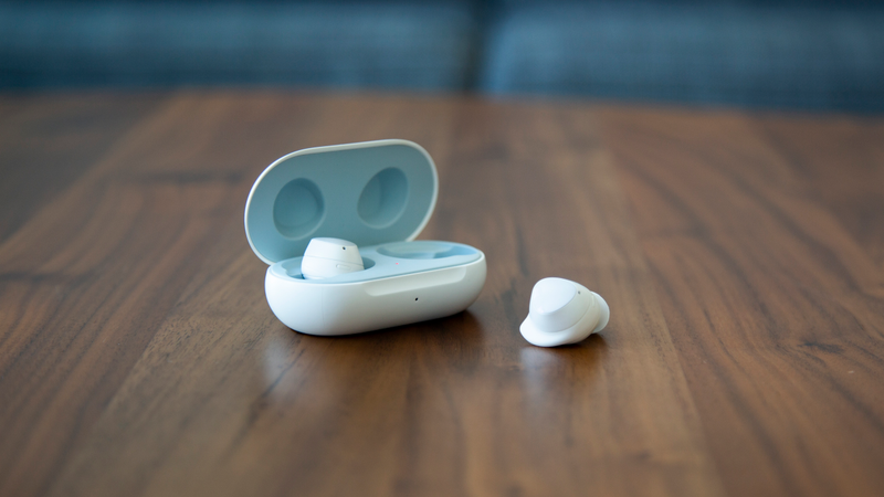 Illustration for article titled Samsung's New Galaxy Buds Almost Give AirPods a Run for Their Money